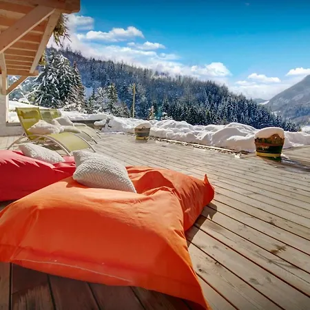 Chalet Ladroit - Ovo Network